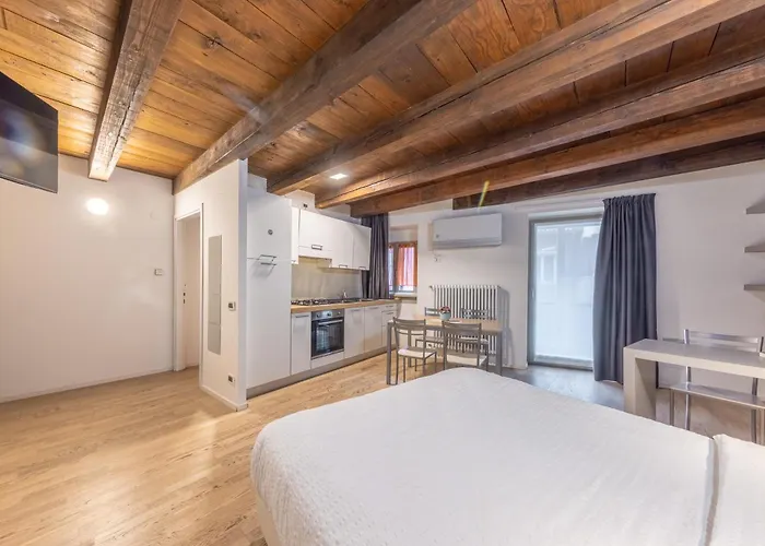 Gli Scorci Di Couette-café Trente